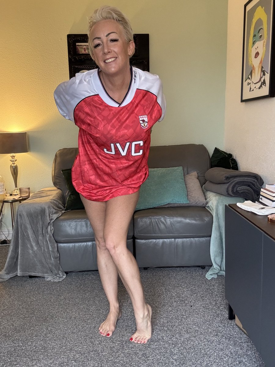 Just a reminder twitter that the best team in the world are playing tonight 🤫😉😉 https://t.co/A2XcNnagpH