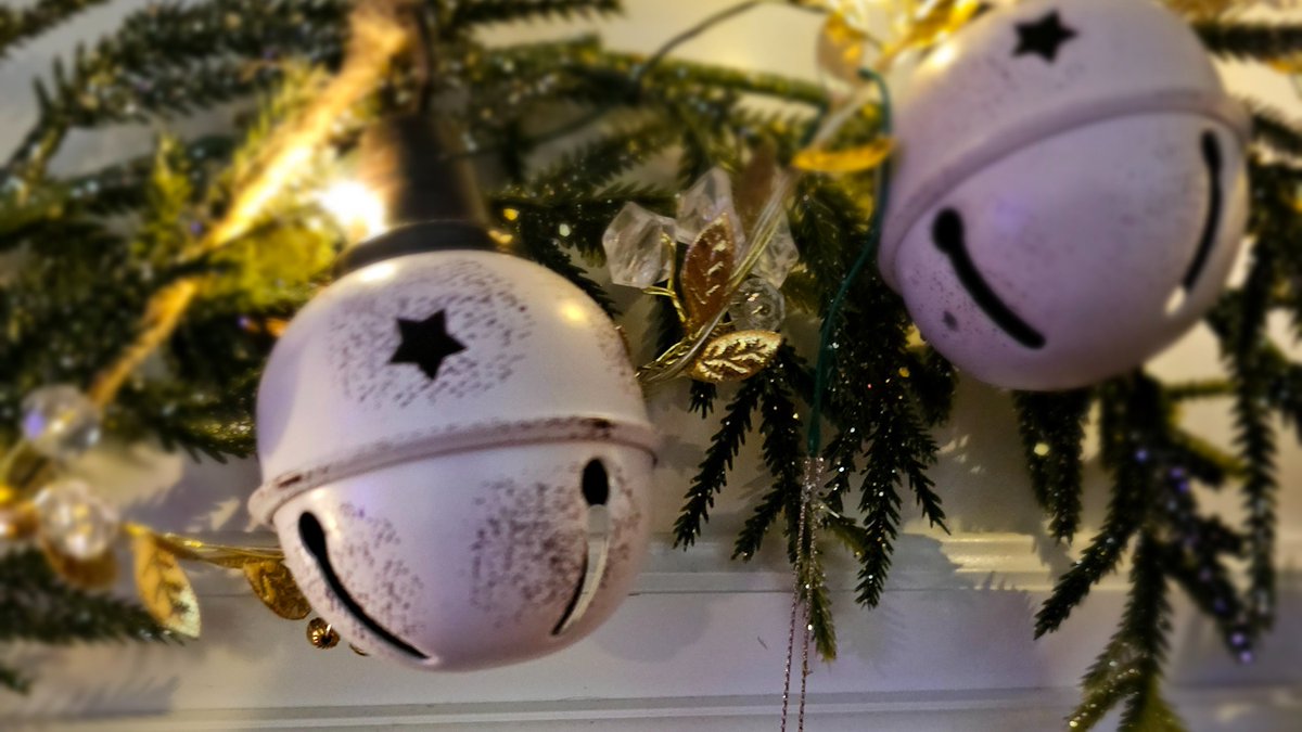 Have you seen our Christmas family room reveal this year? I was striving for a Christmas Hallmark Movie Look.  Come see it HERE --->>>>
wix.to/P74cRT5

#mytexashouse 
#walmart