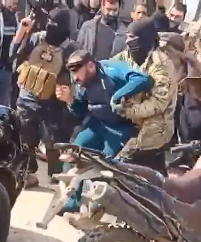SilviodoQuental's tweet photo. 🇸🇾 Syria: Who is Suheyl Hassan?

Known as "The Tiger," Suheyl Hassan, a Syrian general tied to Assad's brutal tactics, was captured by rebel forces. Accused of deploying barrel bombs, he rose to prominence during the civil war, earning both loyalty from the regime and condemnation for war crimes.

#Syria #SuheylHassan #Assad #HumanRights #BreakingNews