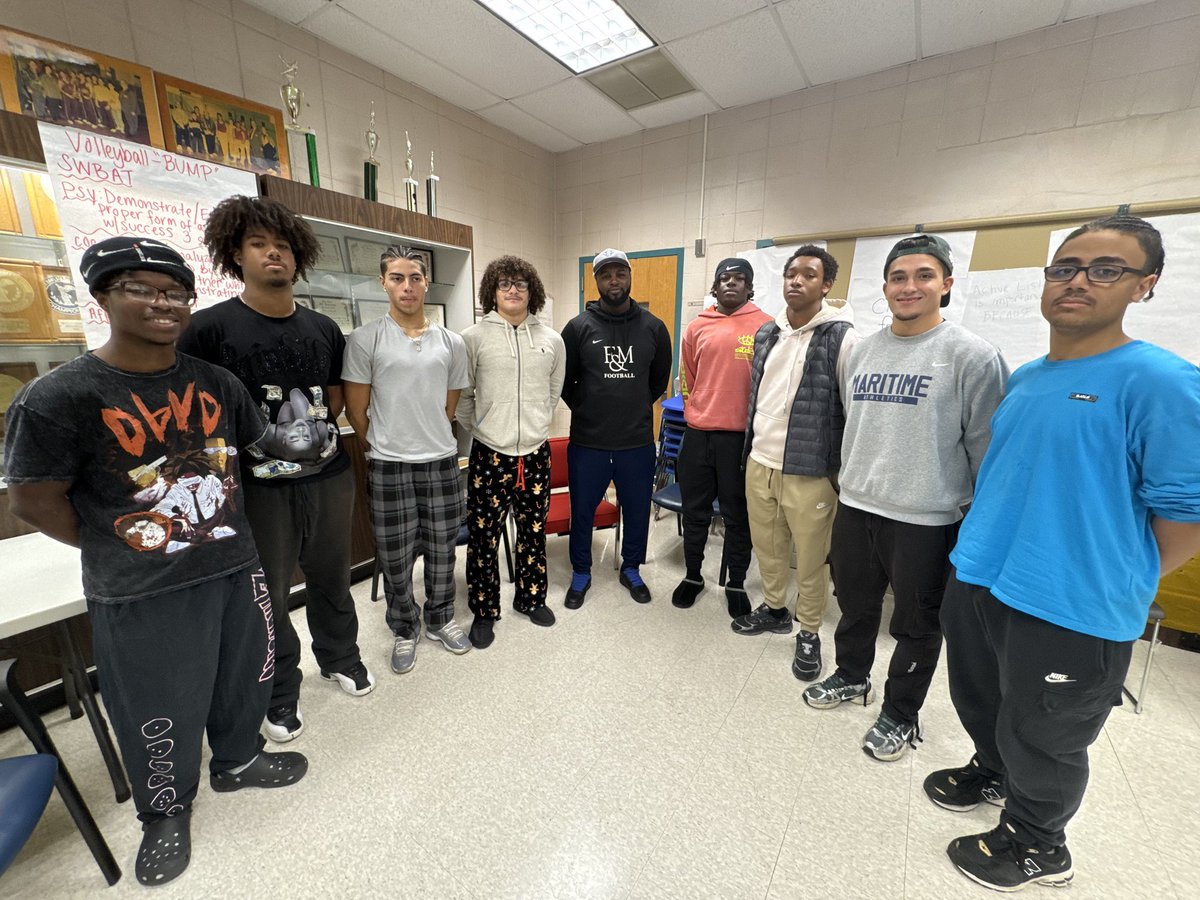 Coach Giardina (@coachg_lic) on Twitter photo Thank you <a href="/Coach_Simm516/">Coach Simm</a> from <a href="/FandMFootball/">F&M Football</a> for stopping by and talking to our 2025 prospects! Love hearing what you guys have to offer! Thank you <a href="/Coach_Simm516/">Coach Simm</a> from <a href="/FandMFootball/">F&M Football</a> for stopping by and talking to our 2025 prospects! Love hearing what you guys have to offer!