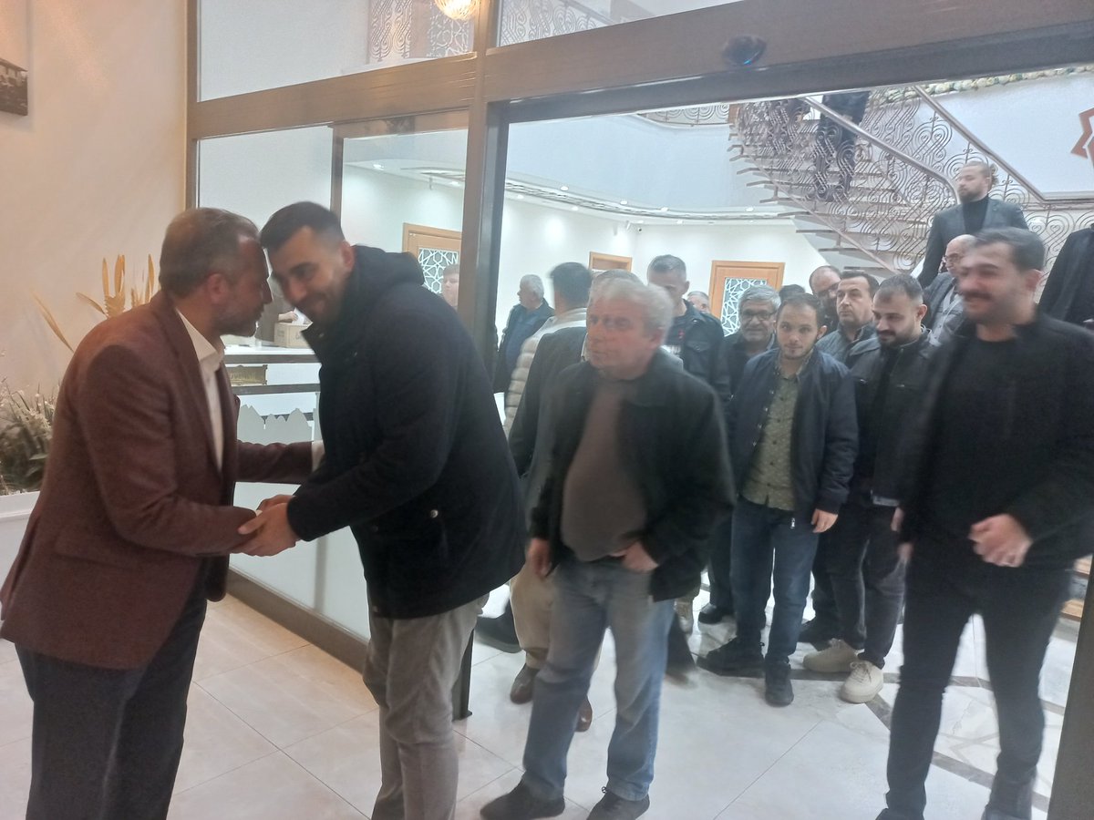 İl Yön.Kur.Üyemiz Muzaffer Dinler,Büyükşehir Bld. Bşk. V. Mustafa Uzbaş,Meram Bşd. Bşk V.
Ahmet Melih Güçlü,teşkilat mensuplarımız ve delegelerimizle bir araya gelerek kongremiz öncesi istişare toplantımızı gerçekleştirdik.
<a href="/Dolular/">Mustafa Dolular 🇹🇷</a>

Hayırlara vesile olmasını dileriz.
#BizimMeram