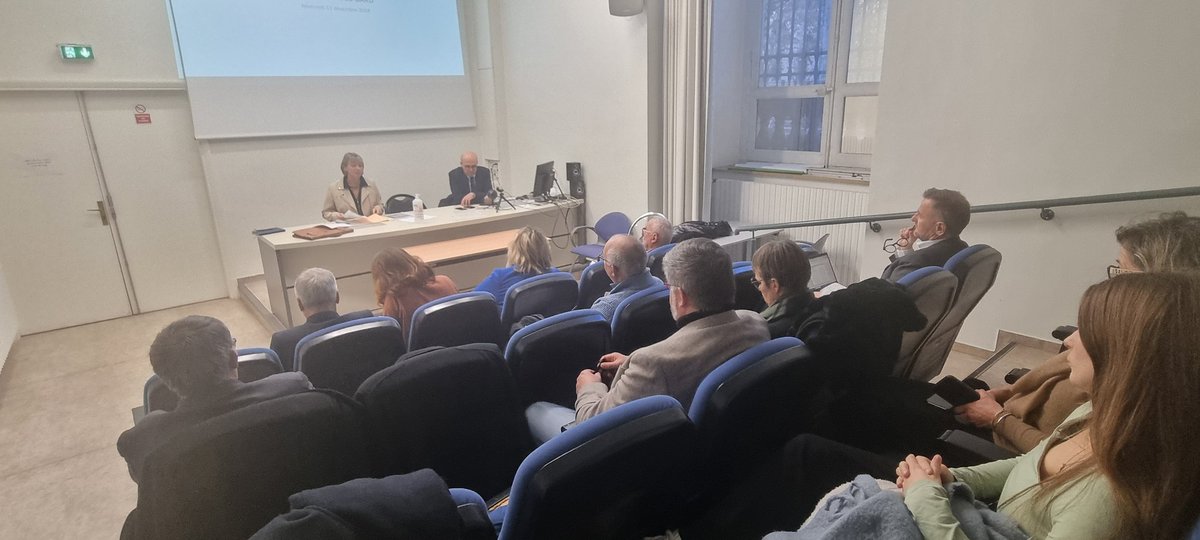 Dsden30's tweet photo. Ce soir s'est tenu en @Prefet30 le 2eme observatoire des dynamiques rurales co présidé par Mme Levasseur, sous préfète et M. Mauny, DASEN.
➡️ évolution démographique
➡️ resultats
➡️ parcours
➡️ culture,sport, numérique 
➡️ dispositifs: TER, cordées, internat d'excellence. https://t.co/vrTk0U6Tqm