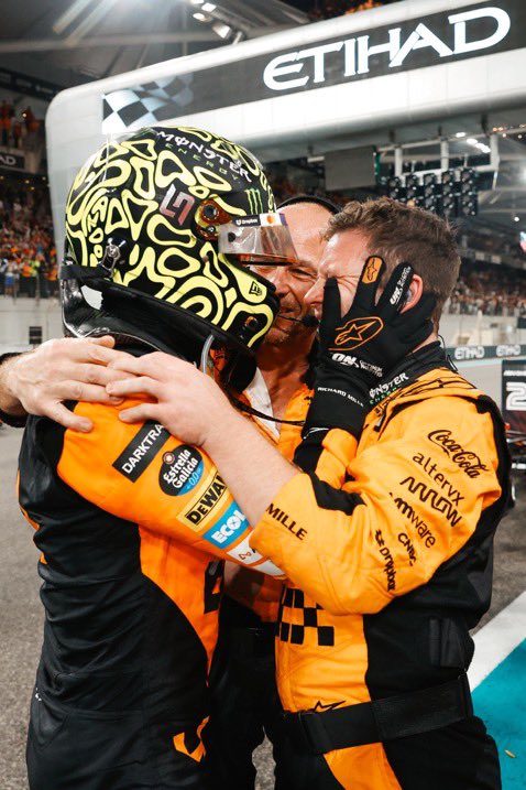 ln4norris's tweet photo. his number one priority 🧡 https://t.co/ZIPWTbVsx3