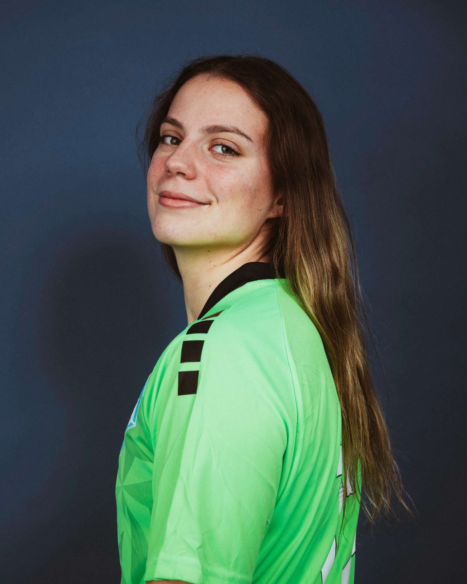 LC_Lionesses's tweet photo. Hermione Cull features in the matchday squad for the first time this season 💚 https://t.co/K7bdhOiogo