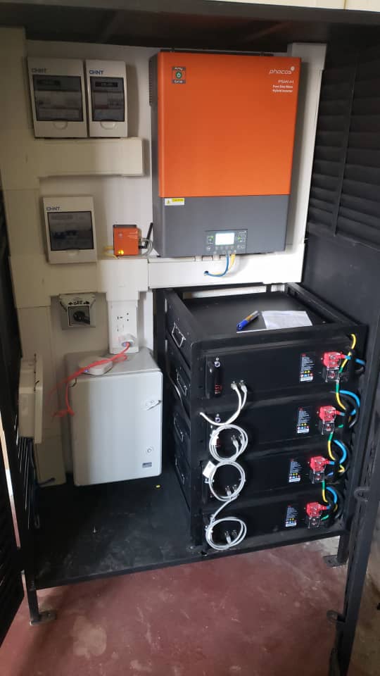 VillageEnergy's tweet photo. We're winding up 2024 on a proud note having installed a 9.2kWp, 20KWh Lithium storage, 8kVA system at Gershibon School. The system is powering lighting in classrooms, staff rooms & dormitory blocks, as well as running the school computer lab.
#CommunitySolarExperts https://t.co/bMq35GZIpv