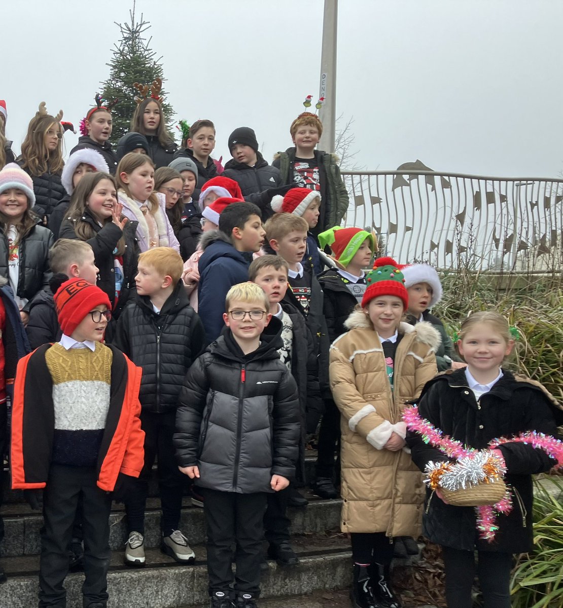 Our Christmas Choir singing in the community and spreading some Dunipace festive cheer on a very cold day. Huge Thank you to all our parent/grandparent helpers. <a href="/DunipacePS/">Dunipace Primary</a> <a href="/MissNicol24/">P6 Dunipace 🍎</a> <a href="/_MissMcKechnie_/">P5 Dunipace</a> <a href="/mcfarlane_mrs/">Mrs McFarlane</a> <a href="/MrsE_Bartley/">Mrs Bartley & Primary 7</a> <a href="/KBarr_16/">Mrs Barr</a> 🎄🤶🎅