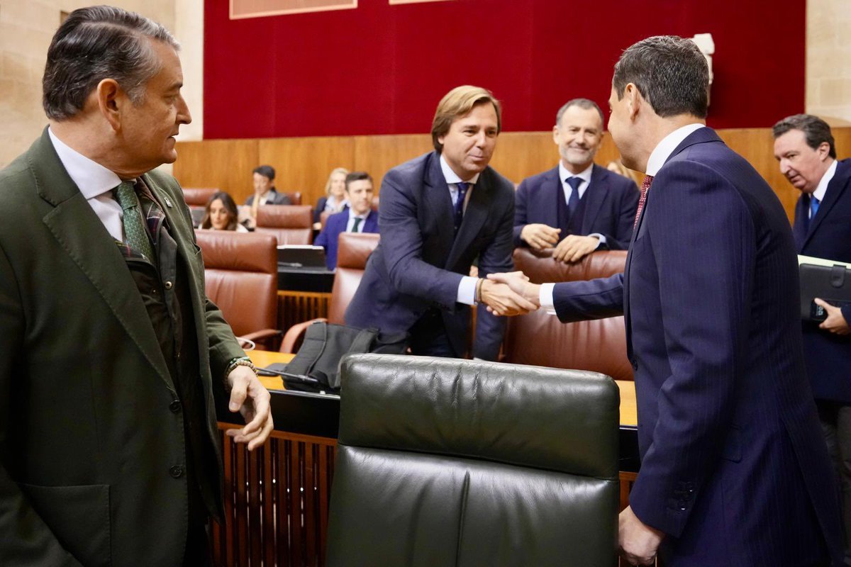 arepullomilla's tweet photo. Hoy hemos vivido un #DebateAND del que los andaluces podemos estar orgullosos.

Tenemos una Junta que trabaja sin dogmatismos, que gobierna con resultados y que sólo tiene un objetivo: mejorar #Andalucía para todos.

El futuro es de los andaluces.

#DefiendeAndalucía https://t.co/XuDpF45crn