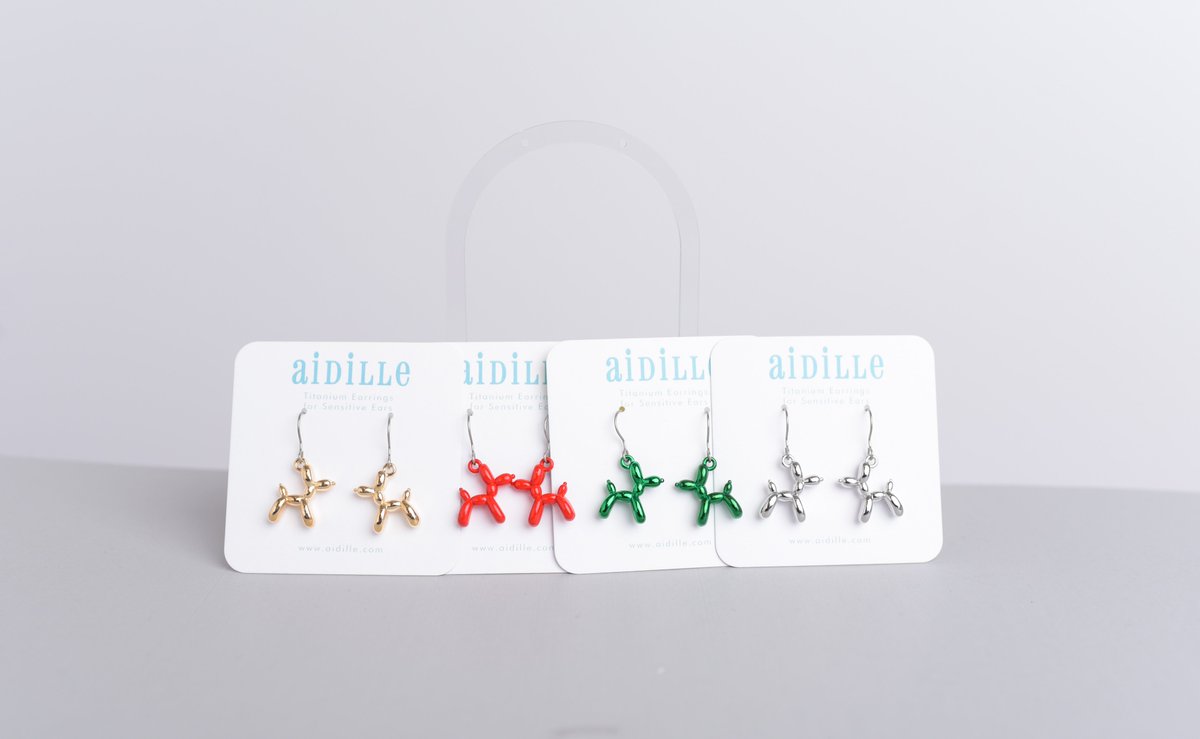 ShopAidille's tweet image. The shop has been crazy but I managed to get in some more balloon dog dangles in Christmas colors! Dainty and fun but with a slight weight from the metal. :) Use code NEWSITE10 for 10% off your purchase.

aidille.com/collections/ch…
#titaniumearrings #sensitiveears #shoplocal