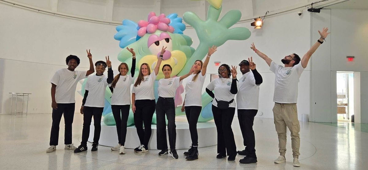 🌟 What a day at the Retail Pop-Up at Art Basel! 🌟

Our Airfresh team had an incredible time connecting with the creative community and showcasing what makes us unique. 
#ArtBasel #RetailPopUp #CreativeCollaboration #TeamAirfresh #InnovativeMarketing