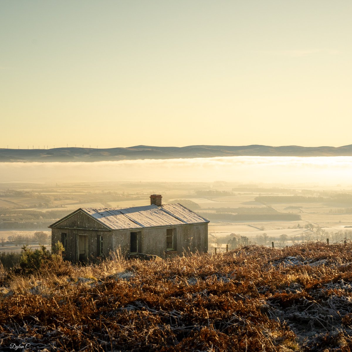 DylanC35_'s tweet photo. Some Sheep &amp; Views : Winter is here!

#FowlisWester #ScotlandSheep #SheepOfInstagram #ScottishCountryside #RuralScotland #HiddenScotland #PastoralScenes #ScottishLandscapes #NaturePhotography #SonyA7III #DyLensPhotography #CountryVibes #FarmLife #ScotlandInFocus https://t.co/s9OYwW3l6h