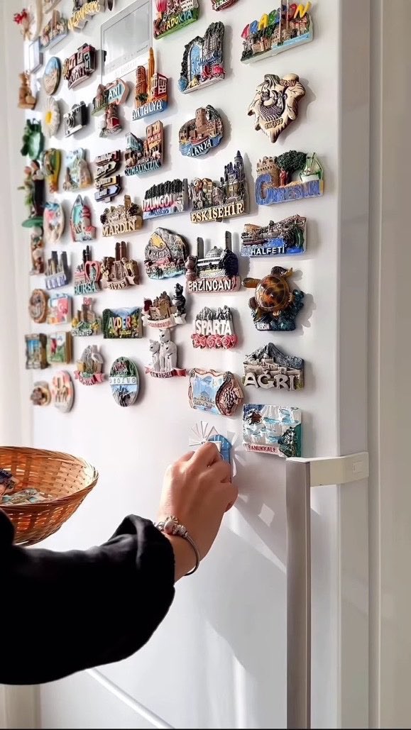 Eşinle gezdiğin her yerden magnet toplamak.. yapılacaklar listesine eklendi