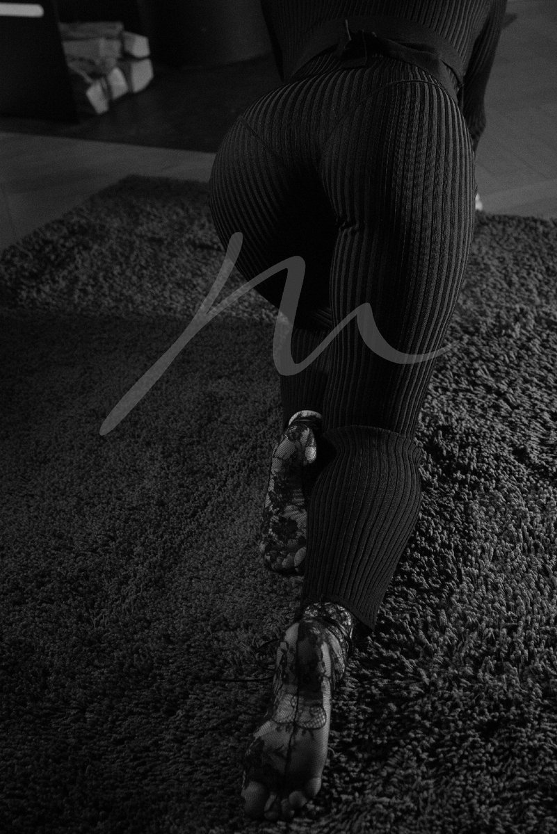 Retweete... wenn du gerne meine Füße küssen würdest.