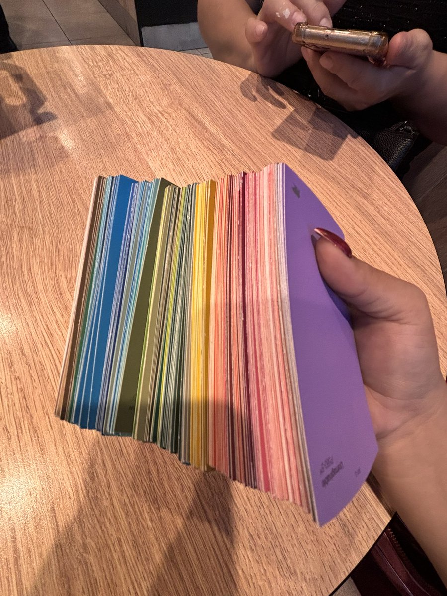 Innairii's tweet photo. Yo solo amo las pruebas de color de la comex y Home Depot https://t.co/1YJvP0D2uu