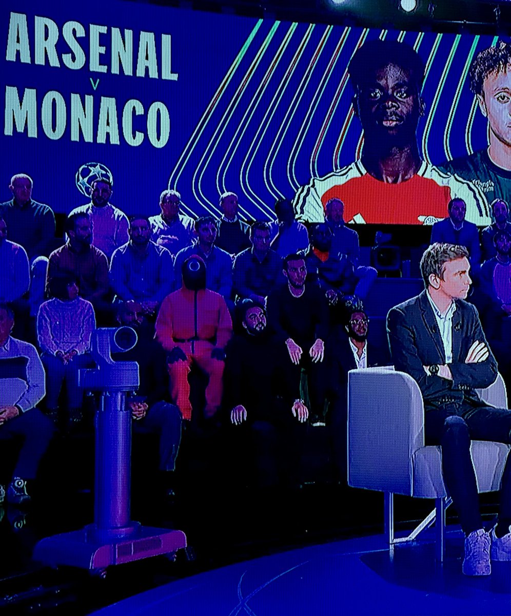 Jeancointre's tweet photo. C’est quoi cette incrust dans le Canal Champions Club !?? #SquidGame2 #canalplus #netflix https://t.co/huRyCkhqKH