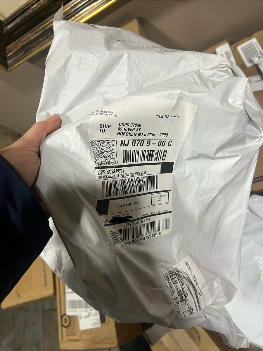 Marlee_Marissa's tweet photo. The fact that @MichaelsStores sent my GLASS ornaments in this packaging with no bubble wrap and no “fragile” written anywhere is extremely disappointing and a total waste of materials! Thanks for the sand… https://t.co/DxUYG36YMW