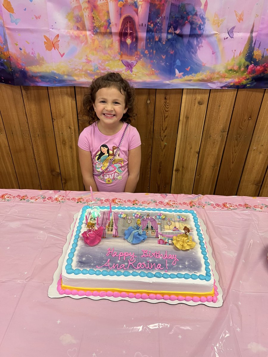 VeroVelas11's tweet photo. Last night, I tucked baby girl in to bed 4 the last time as a 4-yr old ๐ฅน She is such a Blessing to us! Itโs time for the $5 for 5-years-old #fiveforfive to Bless Baby Girl! CashApp: $VeroVelas, ๐Pay, Venmo @ Veronika-Velasquez , PayPal @coachv10 Prayers appreciated! TY ๐๐ผ https://t.co/RsddQ6pvyb