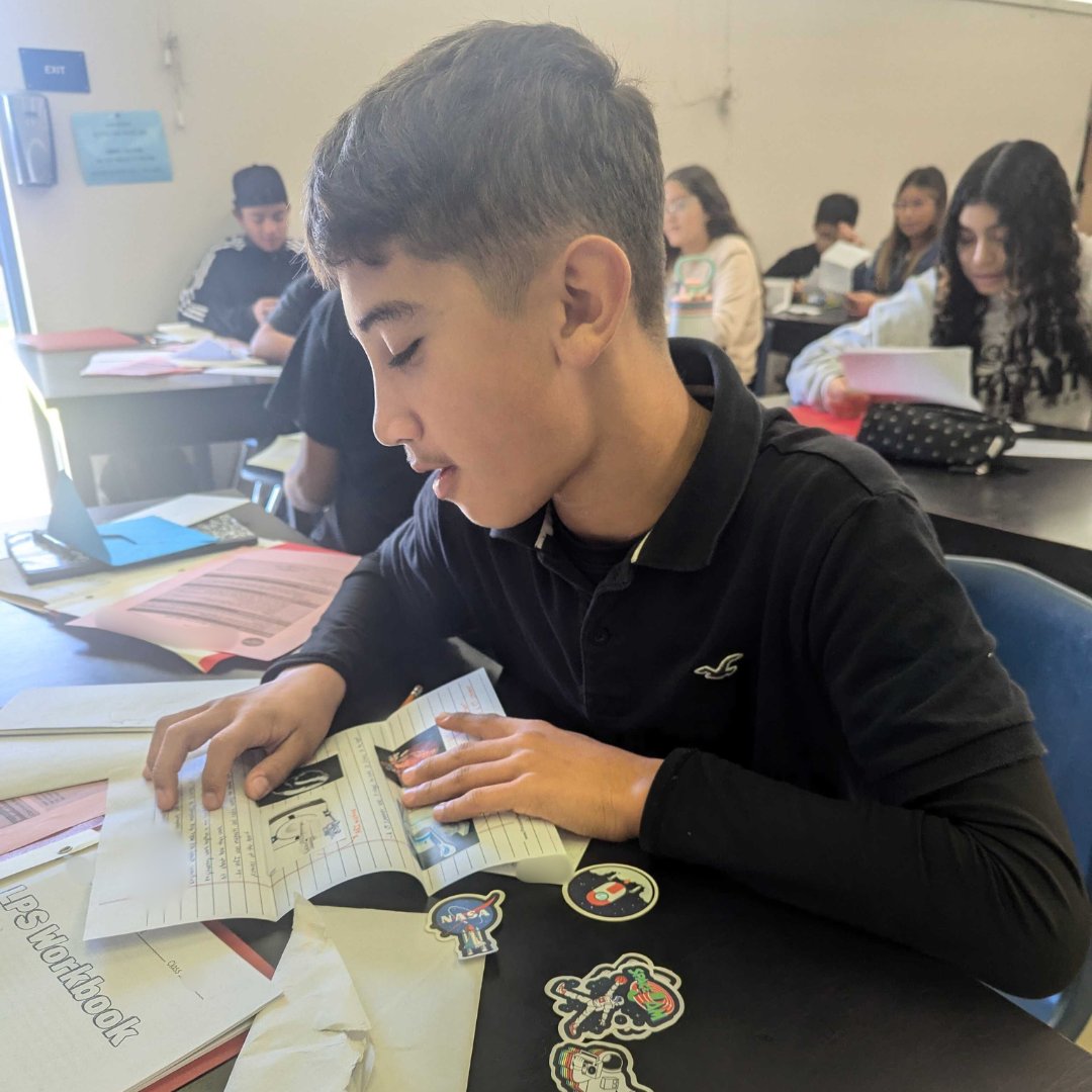 LettersPreSci's tweet photo. 📬 Letter Opening Party Highlights! ✨
This week, we’re sharing amazing moments from Mr. Patrick, Ms. Pitters, and Mrs. Kwan’s classes! 🥳💌 Students were excited to connect with their STEM pen pals, share their lives, and celebrate the power of writing! 📖💖
#STEMpenpals https://t.co/i7glmAgDiJ