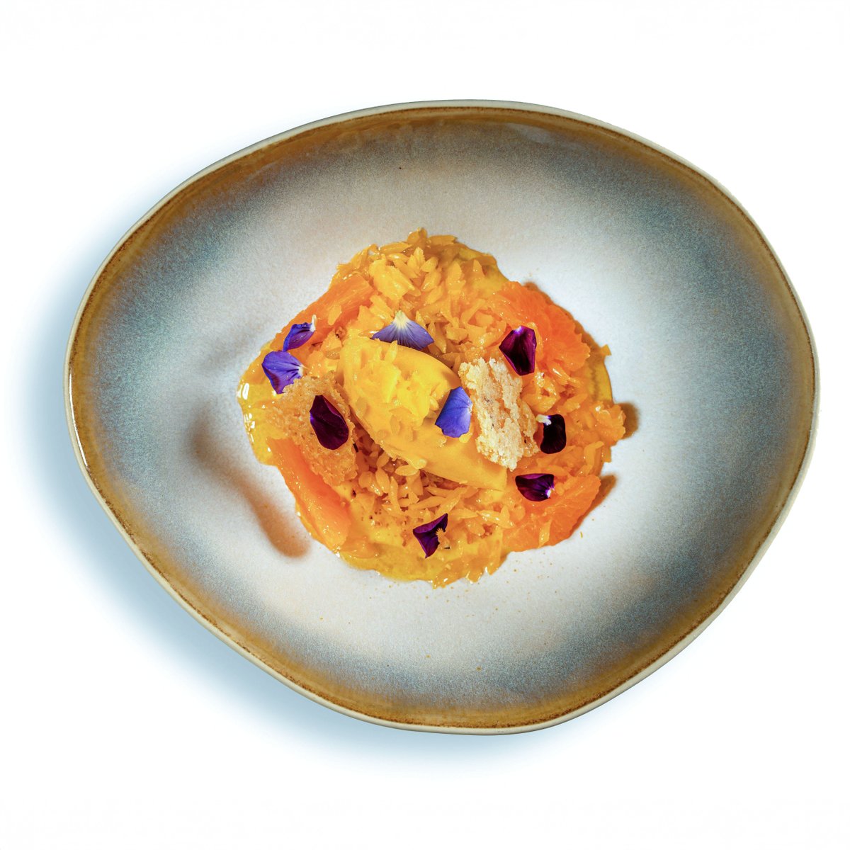 Rest_Calenric's tweet photo. Clementina ~🟠
•
Clementina ~🟠
•
Clementine ~🟠
#calenric #restaurantcalenric #valldebianya #estrellamichelin #guiamichelin #oad2024 https://t.co/SclzV2bVHQ