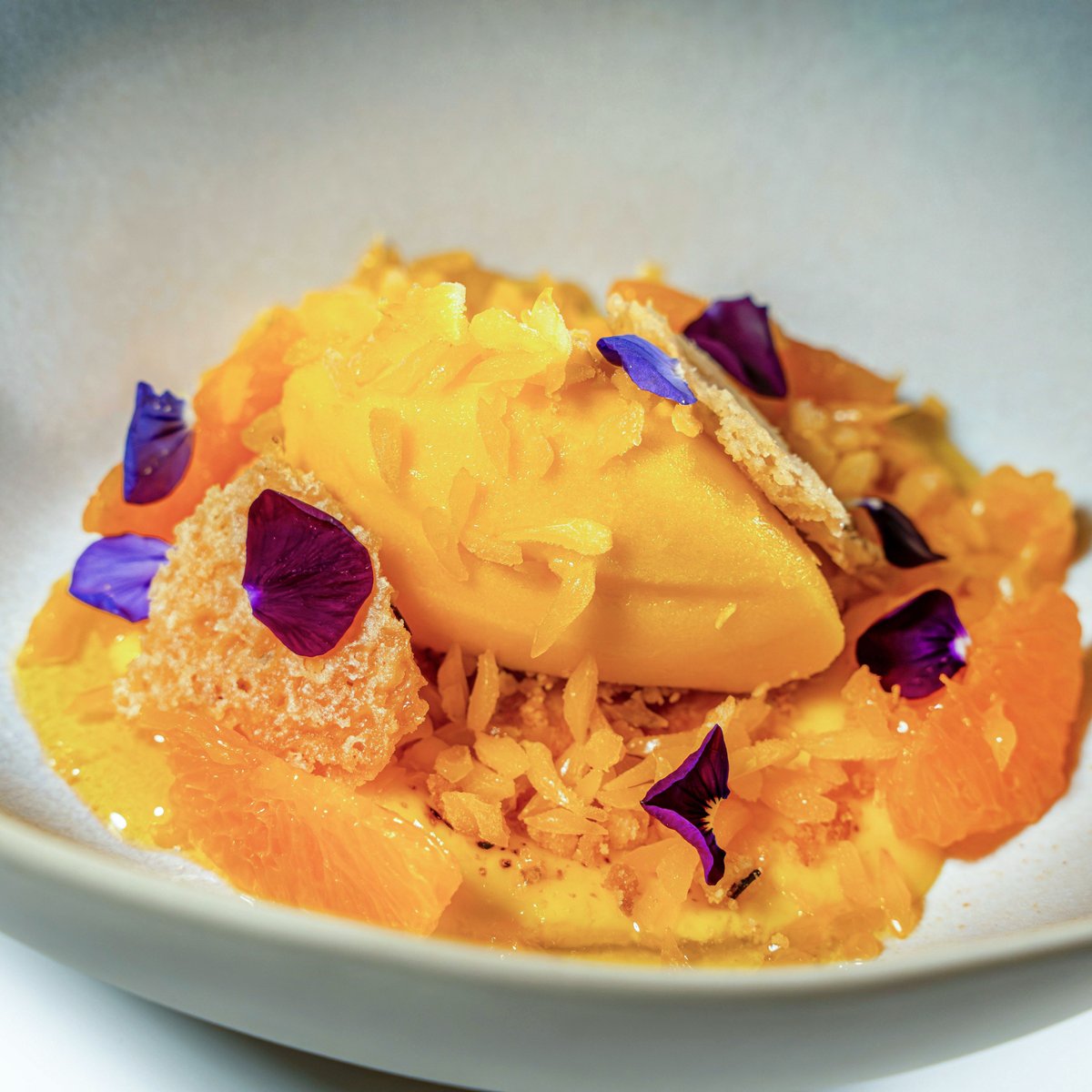 Rest_Calenric's tweet photo. Clementina ~🟠
•
Clementina ~🟠
•
Clementine ~🟠
#calenric #restaurantcalenric #valldebianya #estrellamichelin #guiamichelin #oad2024 https://t.co/SclzV2bVHQ