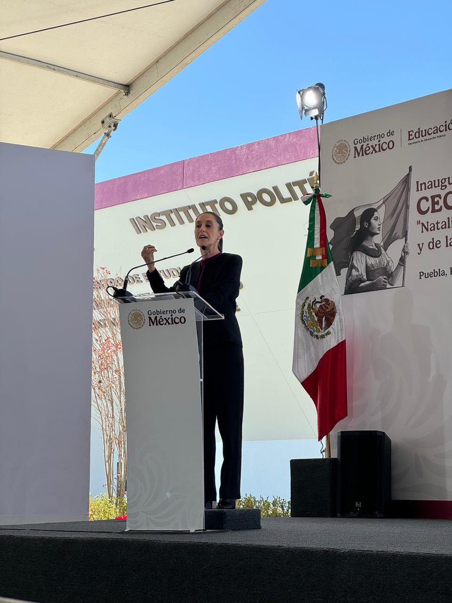 artemisa_laura's tweet photo. En #Puebla la #Educación es y será prioridad. Un orgullo ser testigo de la inauguración del #CIITAIPN, #CECyTE20 y la #UPII, encabezada por la Presidenta @Claudiashein, el gobernador @SergioSalomonC y el gobernador electo @armentapuebla_. https://t.co/MC2wbnlCyE
