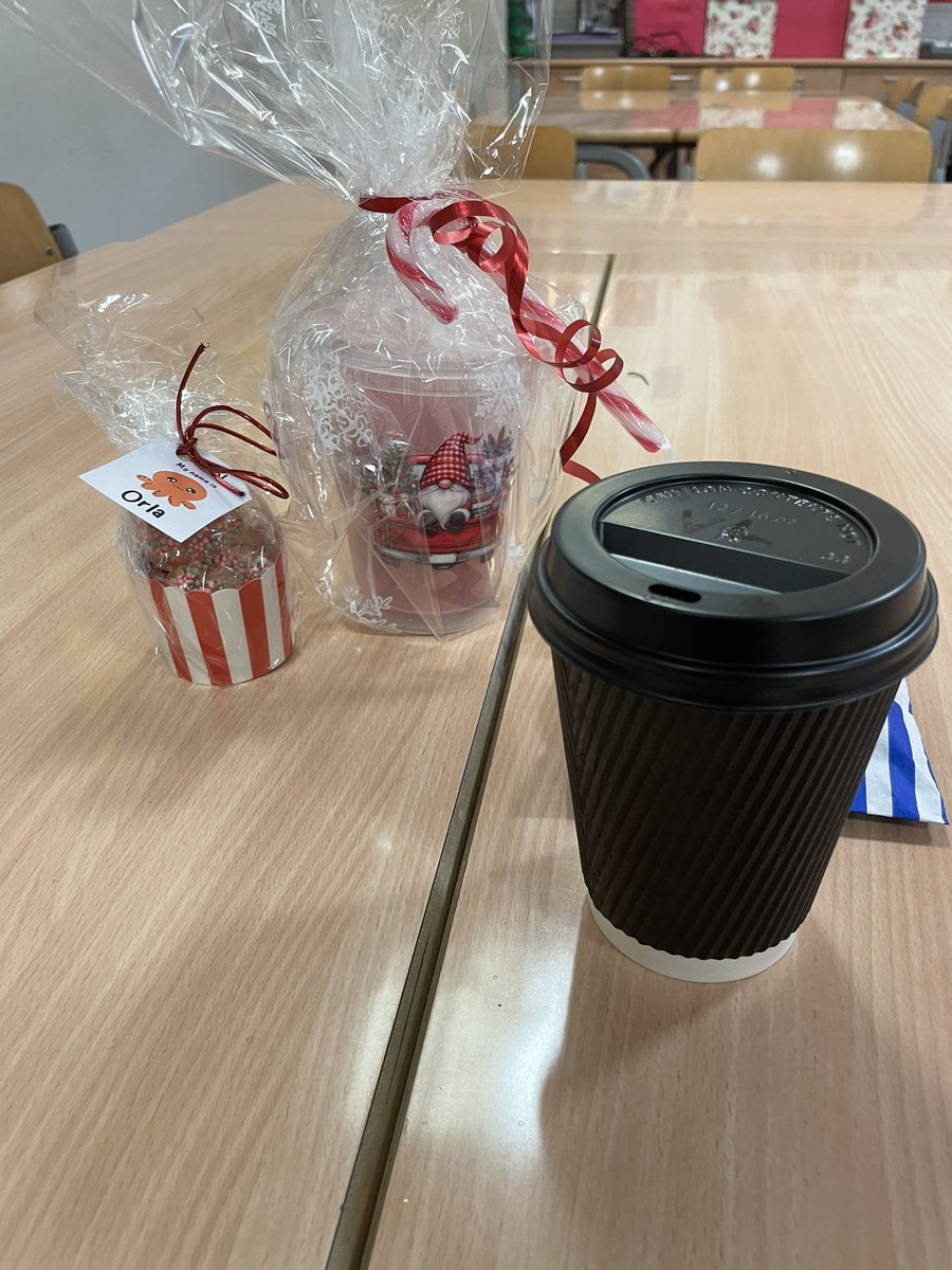 AlvaRmps's tweet photo. An awesome week celebrating all things festivals! Christmas market, Hanukkah with S1 &amp; S2 and the sweetest Hanukkah card from an S1 pupil this morning 🥹 https://t.co/9qPh3VIhLC