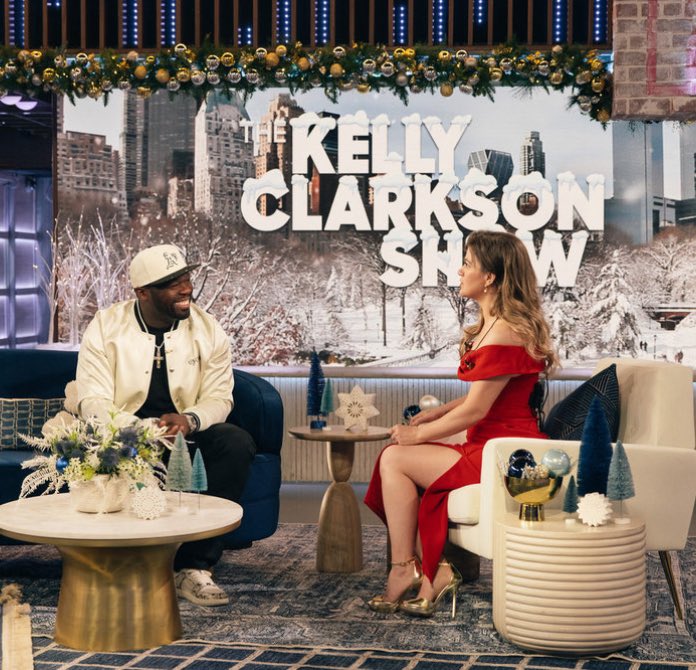 allkceverwanted's tweet photo. This might be in the running for favorite holiday outfit ever!! ❤️❤️ https://t.co/PRMmdIbj2F