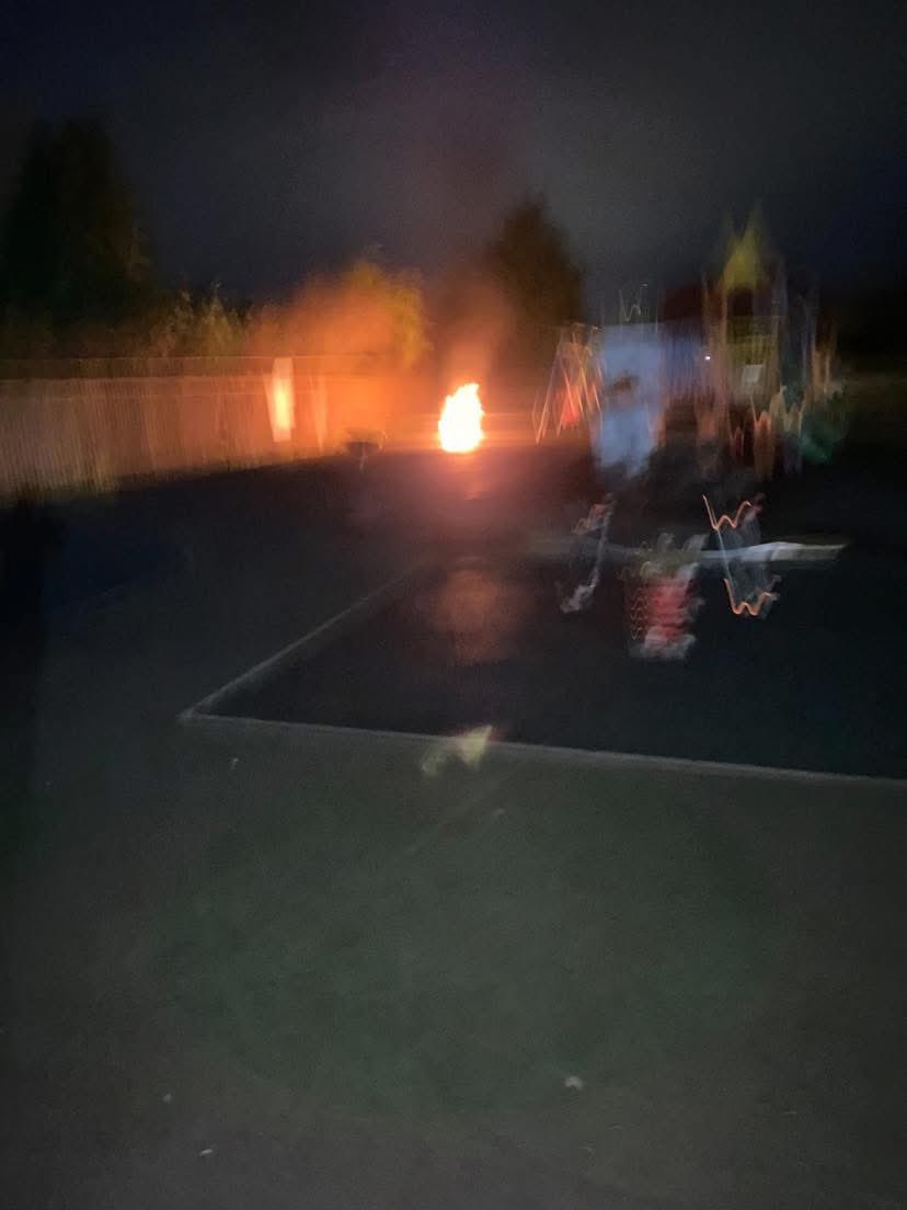 LythamFire's tweet photo. 🚒 Lytham called out to a bin fire in a kids park in Freckleton today at 17:00.
🔥 Crews extinguished and made surrounding areas safe.
@LancashireFRS
#Freckleton #FireAndRescue https://t.co/a6Du3G7uQU