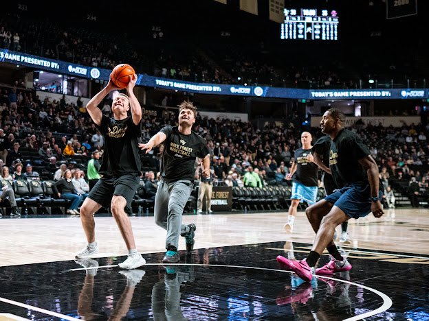 cityofwsfire's tweet photo. Just in case you were wondering, we bring the heat—on the court! 🔥🏀 https://t.co/H6iiMz5IO4