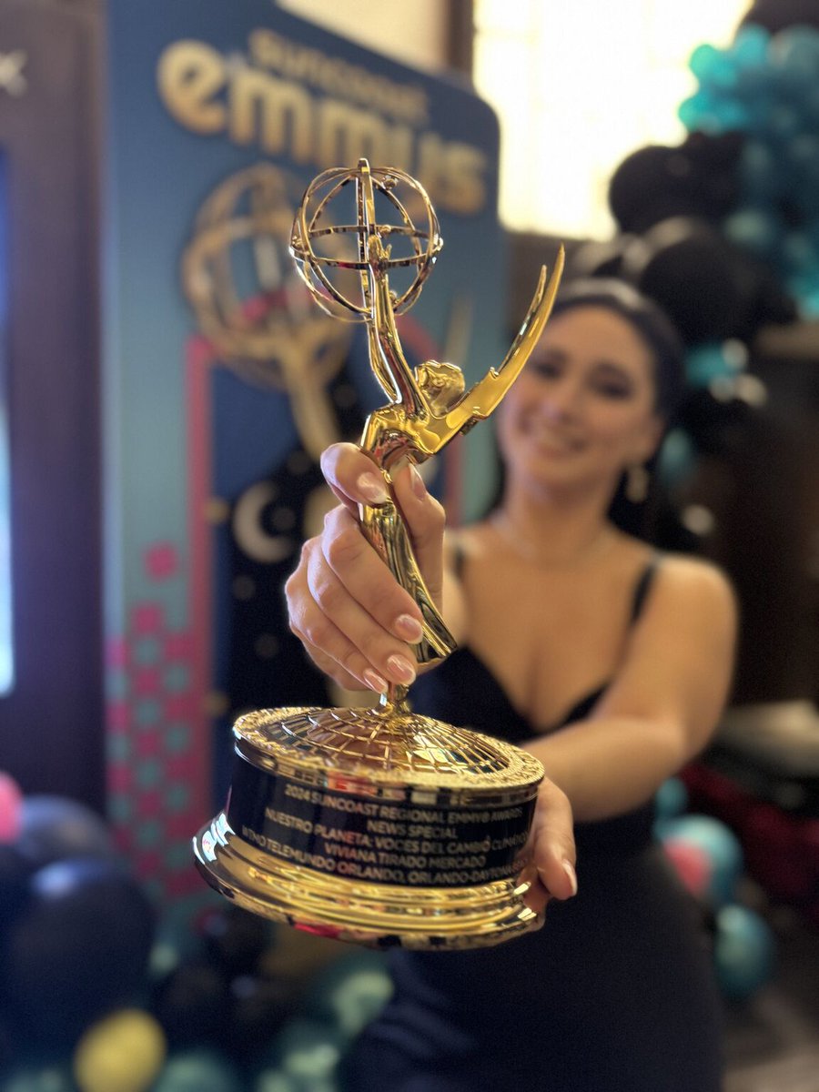 UPRA_Oficial's tweet photo. ¡Orgullo UPRA! 🎉 Nos llena de emoción celebrar los logros de nuestros egresados del Dept.  de Comunicación Tele-Radial de @UPRA_Oficial , quienes han sido galardonados con los prestigiosos Suncoast Emmy Awards. 🌟🏆 Viviana Tirado, Cristian Pérez y  @JeremyOrtizTV 👏#OrgulloUPRA https://t.co/85CZRv43K7