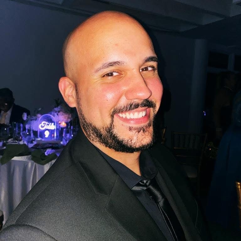 UPRA_Oficial's tweet photo. ¡Orgullo UPRA! 🎉 Nos llena de emoción celebrar los logros de nuestros egresados del Dept.  de Comunicación Tele-Radial de @UPRA_Oficial , quienes han sido galardonados con los prestigiosos Suncoast Emmy Awards. 🌟🏆 Viviana Tirado, Cristian Pérez y  @JeremyOrtizTV 👏#OrgulloUPRA https://t.co/85CZRv43K7