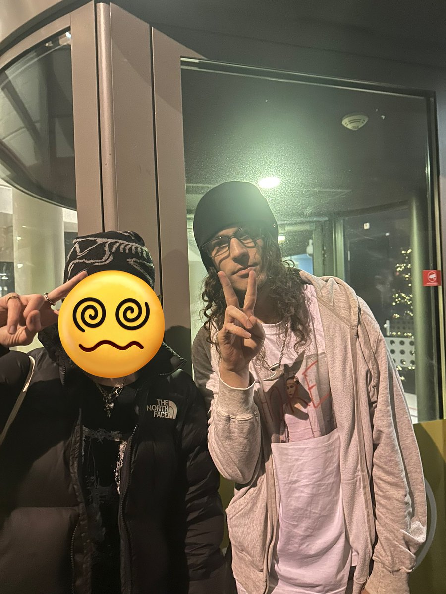 met bladee, he signed my t shirt🙏🏻 concert was so fire