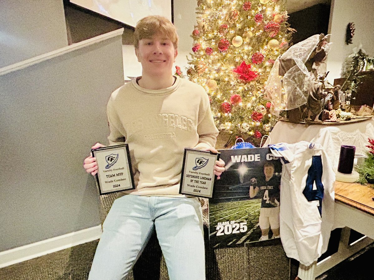 wade_combee's tweet photo. Awesome EOY Force banquet last night! Excited for my next chapter @Shorter_FB and honored to be named D-lineman of the Year and Team MVP. We had an incredible 10-2 season - great way to end my 9 SZNS with the GF! @georgiaforcefb @Coach_MikeWood  @coachmorrison58 https://t.co/XWShhXIzT8