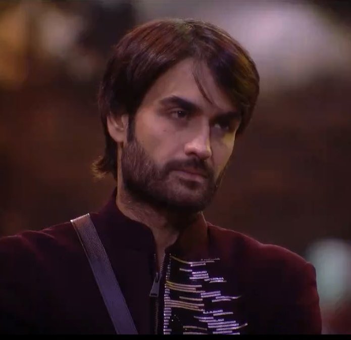 MasBaba6's tweet photo. Jab gair nahi tod paye hame ( @VivianDsena01 ) to #Waqt ne apno ko hi #Hamare khilaf khada kr diya ???
GHAYAL SHER VIVIAN
#BigBoss18
#VivianKiSena https://t.co/S1qcXAHFZK