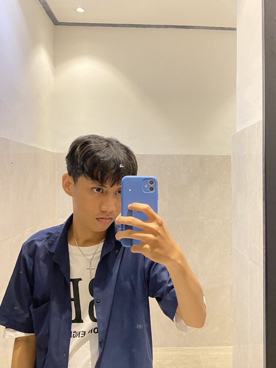 _reyboo's tweet photo. @ditoks [BOYFRIEND APPLICATION]

Name: Reyy
Age: 22
Occupation: Mahasiswa Semester Akhir🙌🏻
Domicile: Palu, Sul-Teng
Zodiac: Libraboyy
Height: 1'66
Hobby: Ga tau, ga ada kayaknya😭
Fun fact: Kalo di keluarga kayak vampir (misterius), tapi kalo dah keluar jiwa social butterfly auto kluar😭 https://t.co/JDF9naP4gw