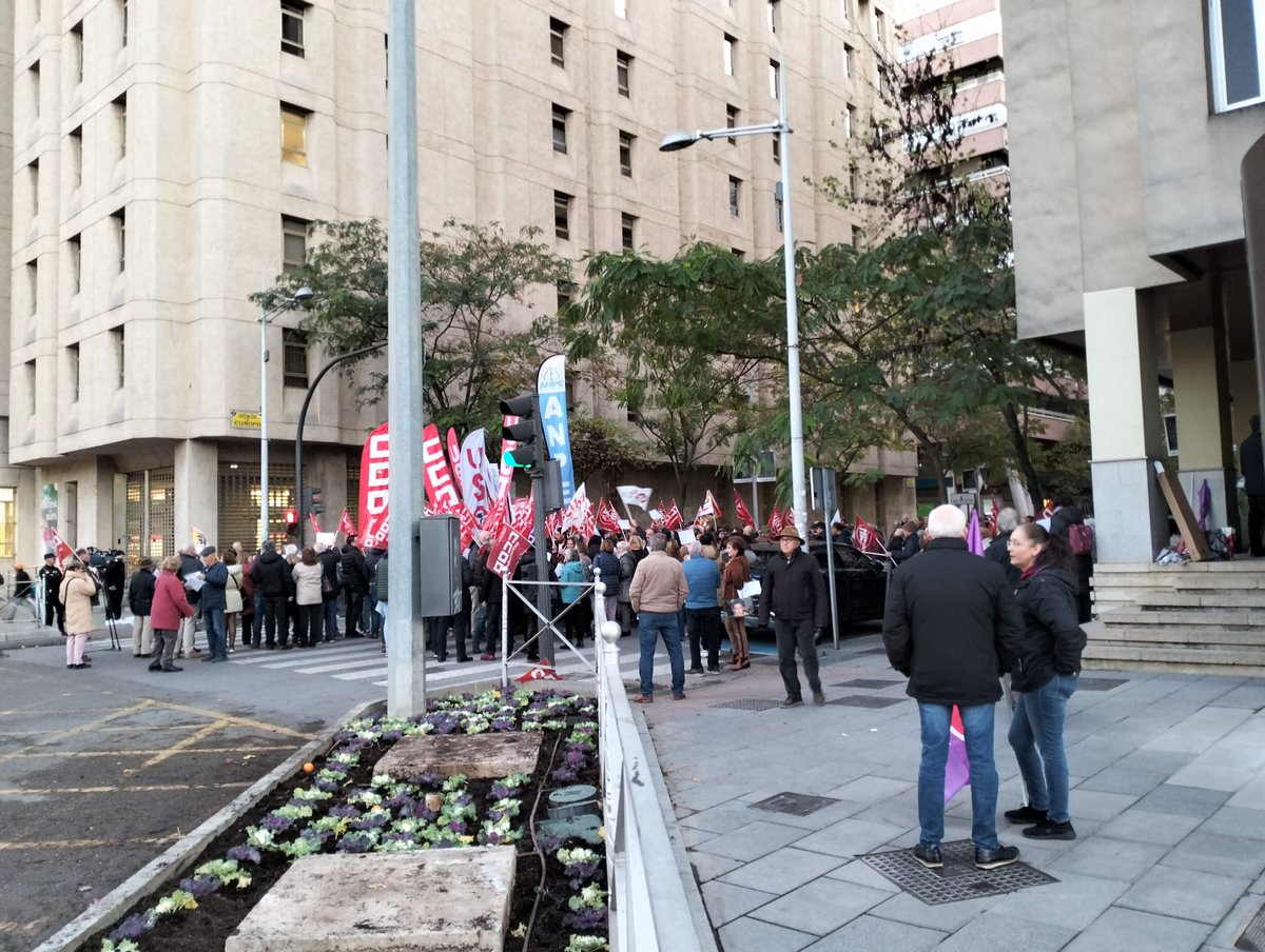 MufaceSi's tweet photo. Sres de @sumar @podemos @oscarlopeztwit @Yolanda_Diaz_  @ppopular @psoe @IzquierdaUnida @Congreso_Es @vox_es @Monica_Garcia_G @CsifNacional @UGT_Comunica  @CCOO @PoliciaASP  @cep_cepolicia @Sup_policia @JupolNacional escuchen y protejan #muface @mufaceoficial https://t.co/YZrUAld4ZH