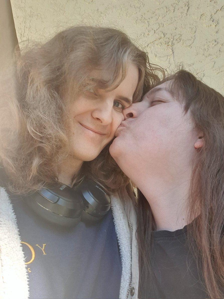 Kewl Tune Skarlon tweet media