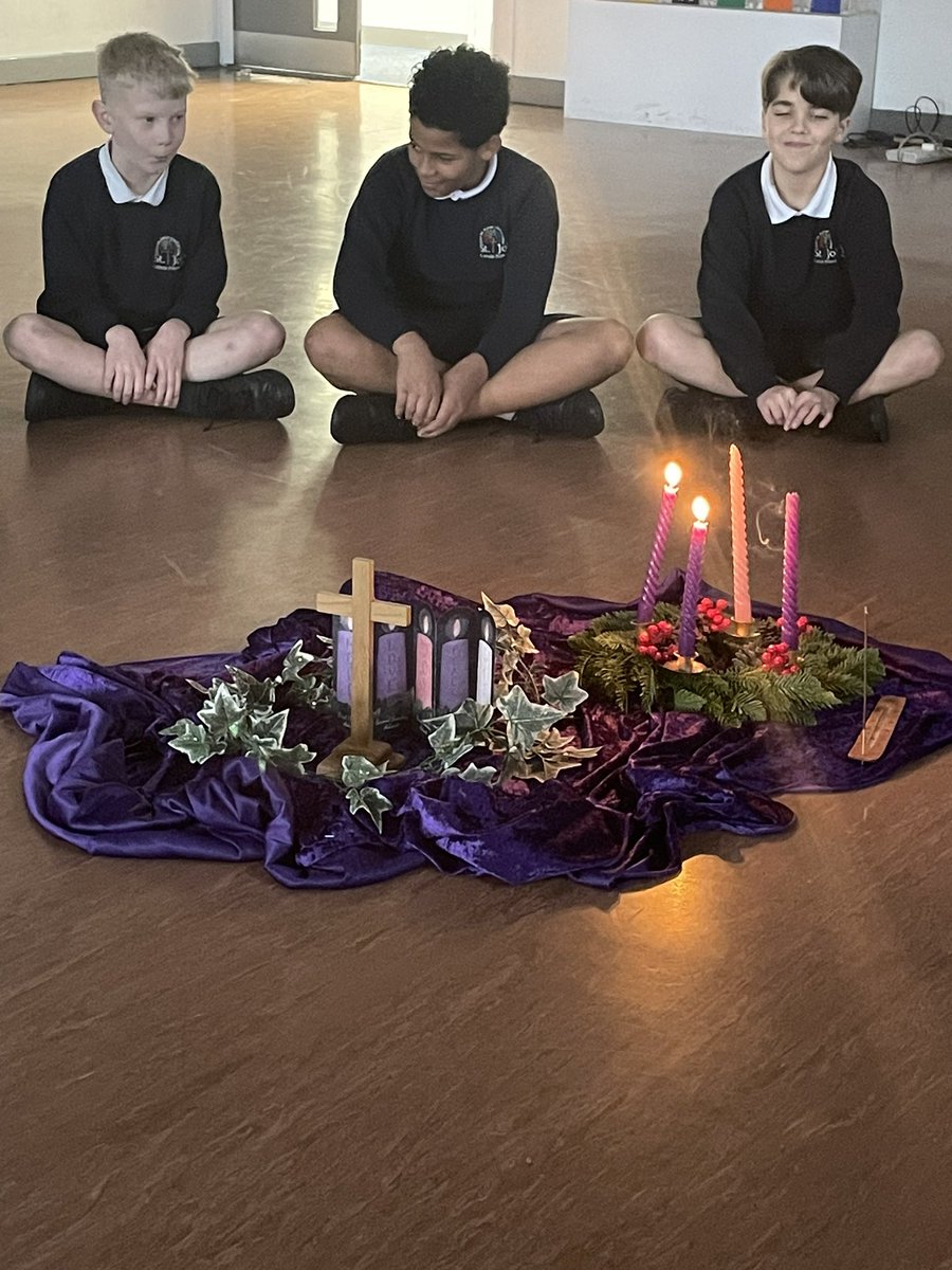 St_Johns_RC's tweet photo. Taking time out of our busy week to reflect, meditate and pray. Year 6 contemplated what having ‘faith’ means and how we need to grow our relationship with God, especially during our period of preparation during Advent. #Adventprayer @RCSalfordEd https://t.co/WBXMv9V8Ip
