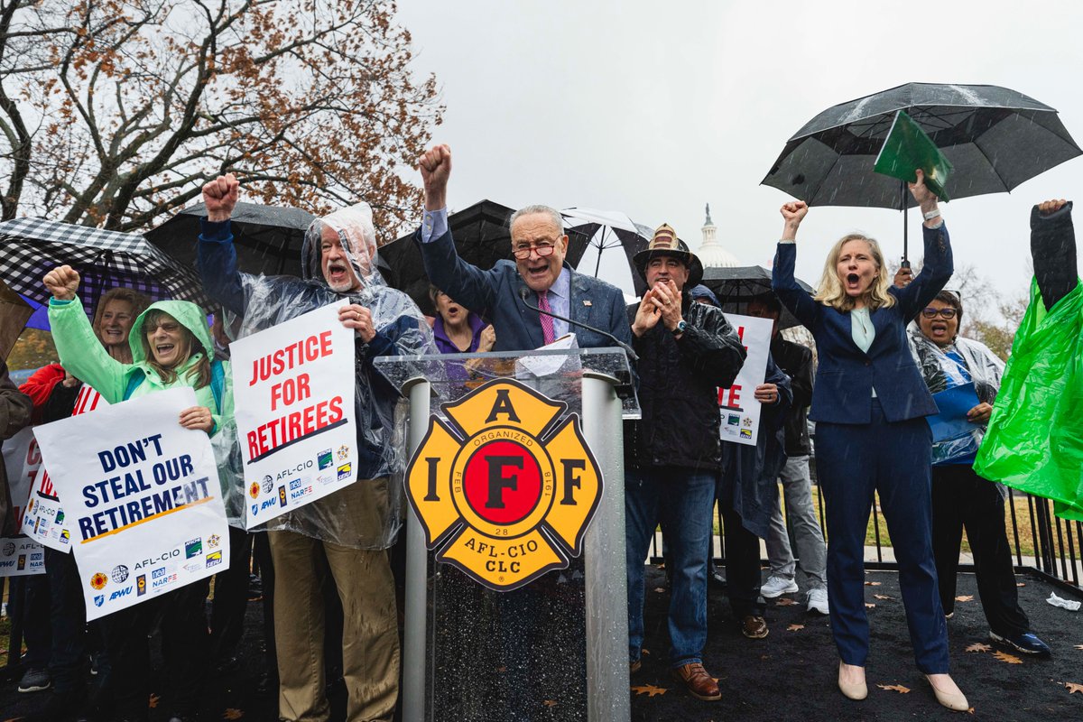 Chuck Schumer tweet media