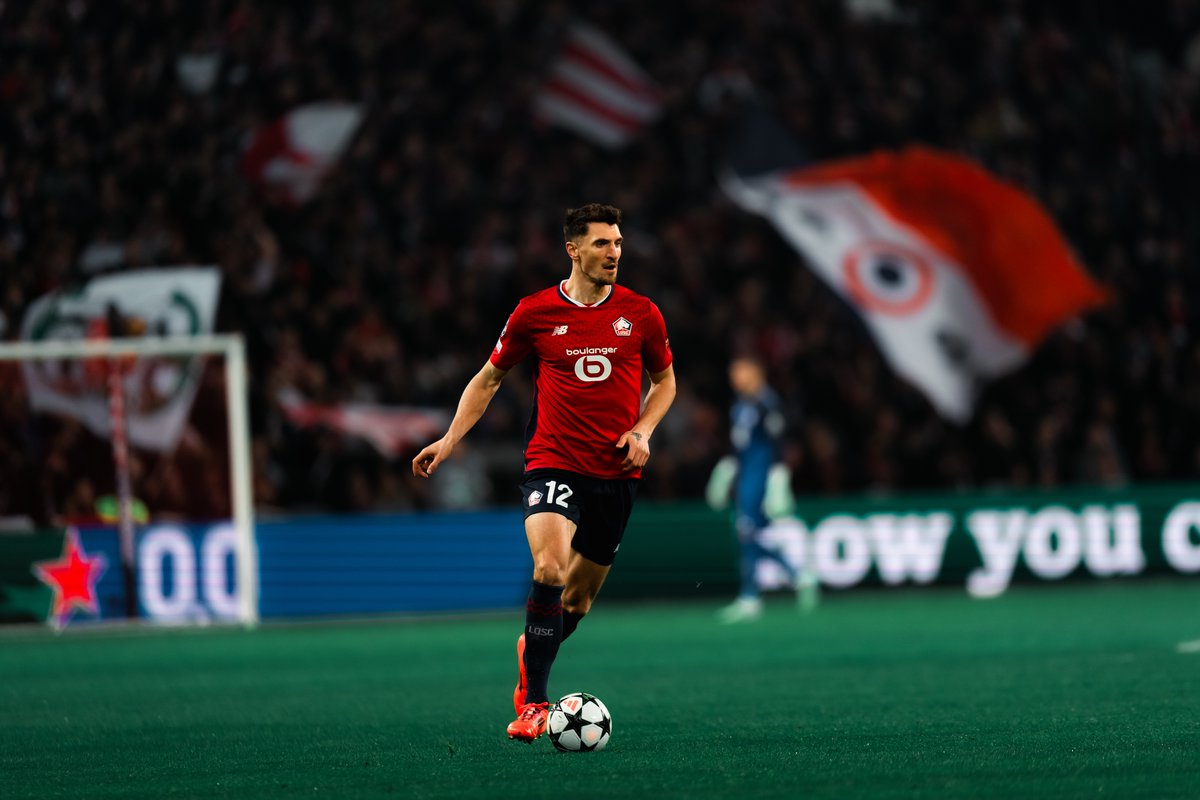 losclive's tweet photo. 73' I 2-2

Les Dogues sont mieux et mettent à nouveau la pression sur le but adverse. 

Meunier tente sa chance d'une demie-volée, dans les gants du gardien. 

#LOSCSTU https://t.co/OuOPZhy40Z