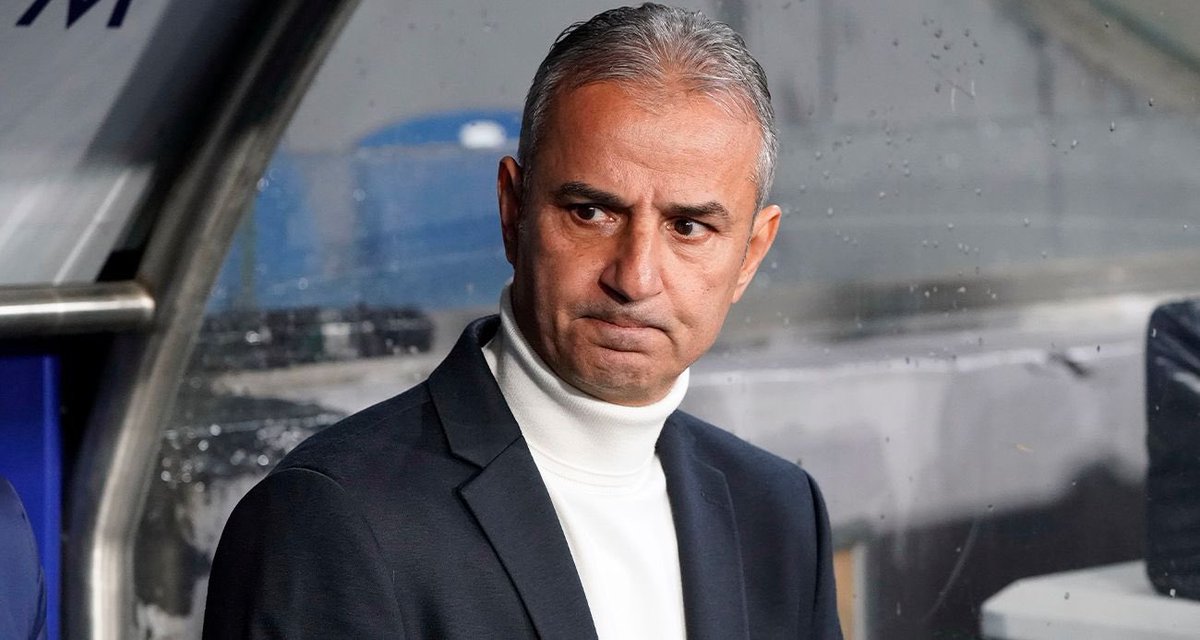 luganoburak's tweet photo. Ismail Kartal, Samet'i 4-5 maç oynatıp ocak ayında Yunanistan'a şutlayıp yerine Çağlar ve Bonucci aldırmıştı amk. 

Irfancan kahveci'den 18 gol, 10 asist yapan bir yıldız yaratmıştı. Çocuk yok oldu 3 ayda. 

Ismail Yüksek ligin en iyi orta sahasıydı. Deli dana gibi koşuyor şimdi ordan oraya. 

Herşeyi geçtim, bir oyun ezberimiz, atak becerimiz, taraftarı heyecanlandıran oyunumuz vardı. 

Nasıl yediniz lan bu adamı. Ne kazağını bıraktınız ne vizyonunu! Kindar dediniz, kaloriferci dediniz, stajer dediniz.. 
Yediniz adamı. Şimdi zırlayın affet deyin.. çok geç.