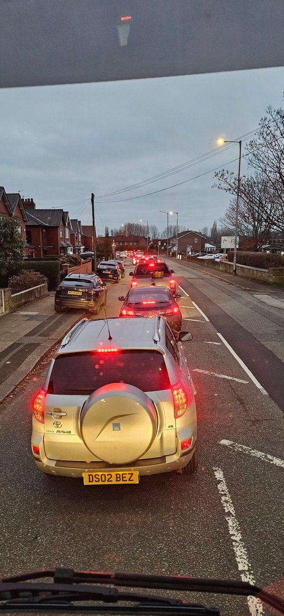PatrickRowles's tweet image. Driving home for Christmas, I see red lights all around..... fuck off Rea.