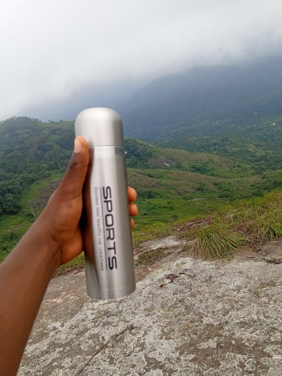 delphin_fegue's tweet photo. En cette journée internationale de la montagne et je viens partager avec vous ce beau souvenir sur le toit du plateau Sud-Cameroun: le Mont Mbam Minkom (1295m).

Sanctuaires d’espèces rares, ces lieux sacrées méritent qu’on leur voue une préservation à la hauteur de leur majesté. https://t.co/rVKhCza2mz