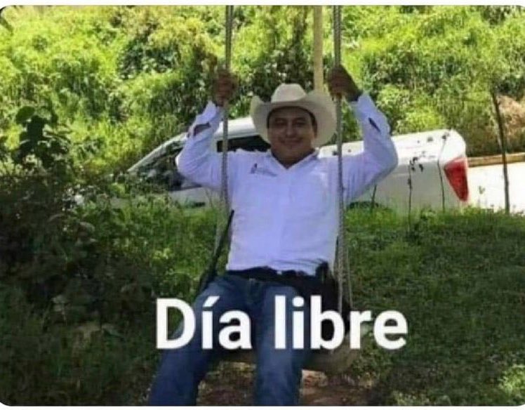 nderakoreami_'s tweet photo. Los que trabajan de  CM ahora mismo https://t.co/7hbNriSlD3