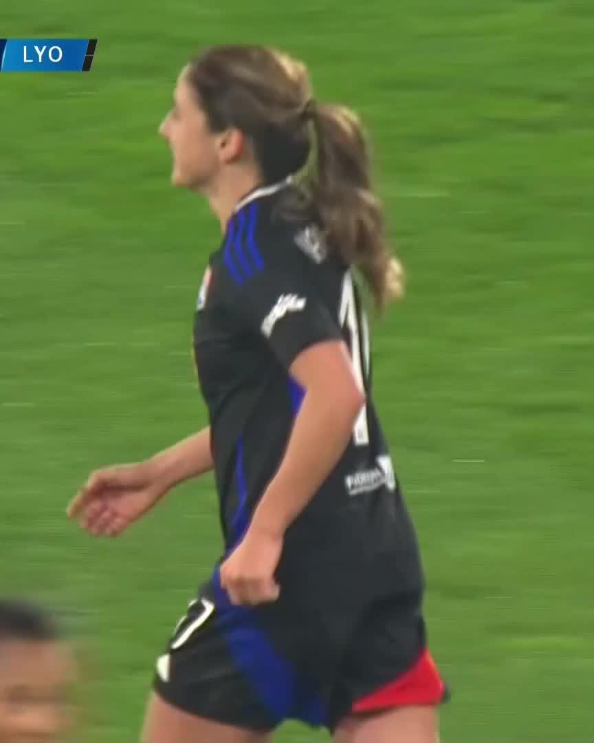 💥 Daniëlle van de Donk is found in space and she smashes in Lyon's 5th in Istanbul!Watch live for free on DAZN ▶️  #UWCLonDAZN #UWCL