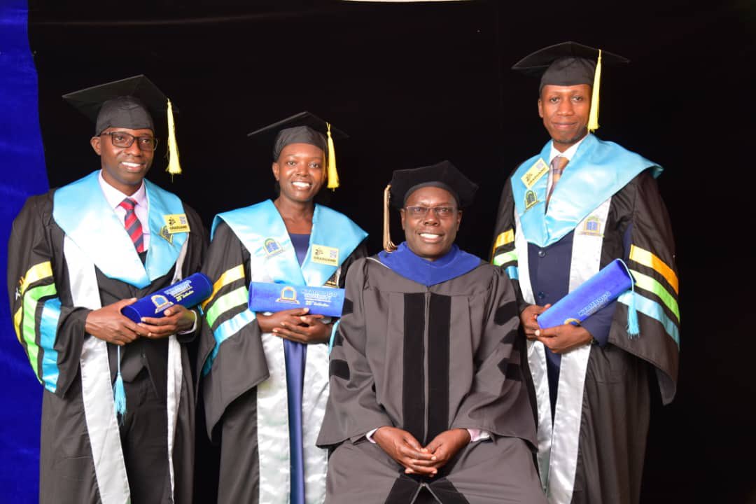 KyambogoArts's tweet photo. Through the CABUTE program, in collaboration with the University of Bergen and the University of Norway of Applied Sciences, Rogers Mpoza and Lydia Basemera graduated with MA degrees in Music Education. We’re grateful for this collaboration. Congrats to both! 🎓👏  #KyU20thGrad https://t.co/nFBzSxl2zx