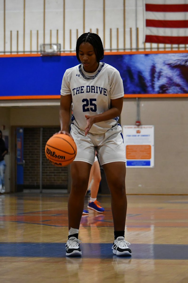 athensdrivewbb's tweet photo. Player of the Game against Cleveland goes to Quincie Toran / @QuincieToran 

Q shot the lights out last night. She was 8/12 from the 3 point line, finishing with 28 points. She chipped in 7 rebounds, 3 assists and 1 steal. Great game Q! https://t.co/2pdboZI5KG