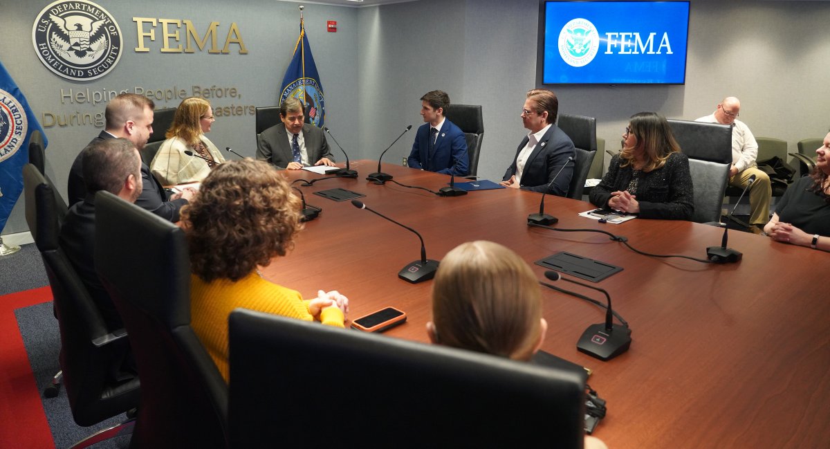 fema's tweet photo. Today, @FEMA_deanne &amp; other members of our staff met with @LULAC leadership to conduct a ceremonial signing of a memorandum of agreement &amp; discuss a way forward in supporting equity in preparedness. https://t.co/WxHtuI9Saq