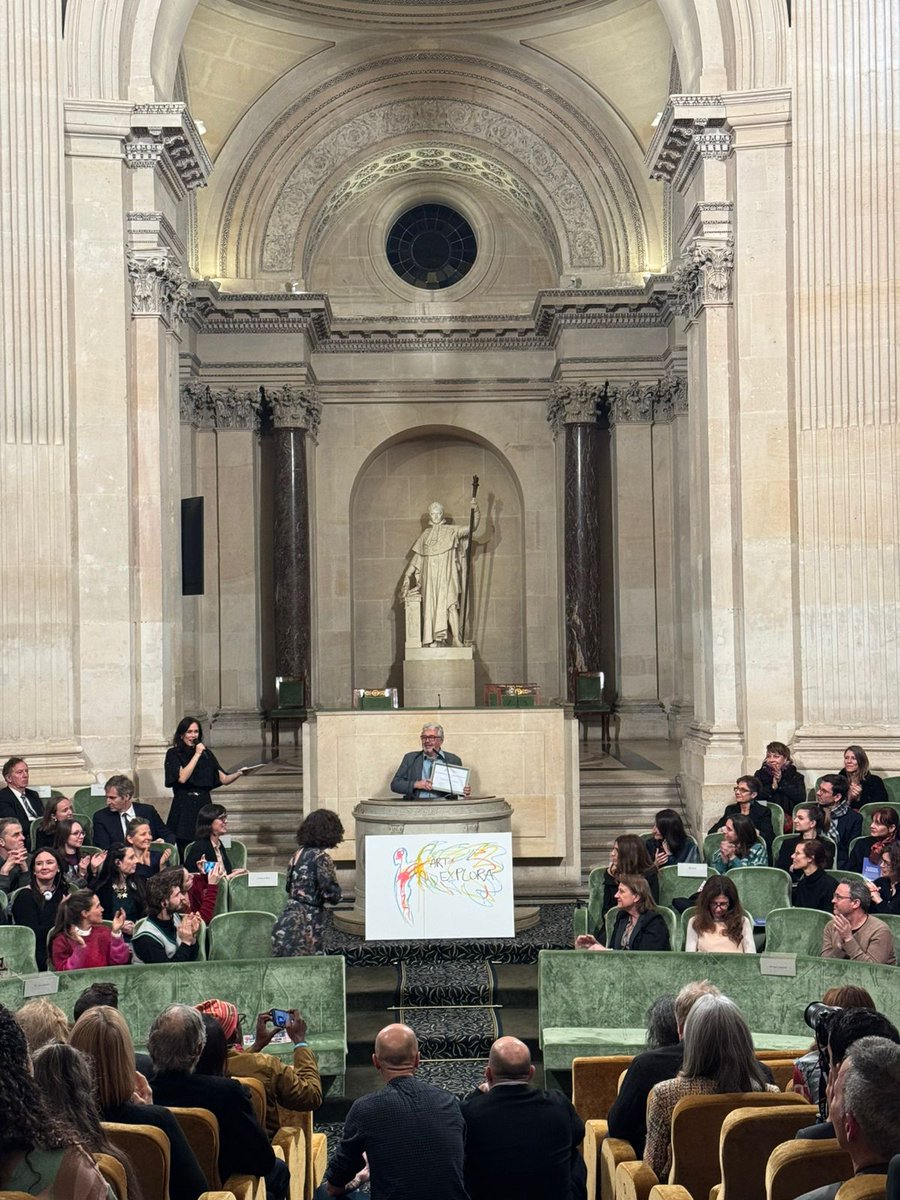 AcadBeauxarts's tweet image. La cérémonie de la cinquième édition du Prix européen Art Explora - Académie des beaux-arts s’est tenue ce soir sous la Coupole du Palais de l’Institut de France. Frédéric Jousset et Hervé Di Rosa, membre de l&apos;Académie, ont remis l’ensemble des prix aux 5 lauréats.