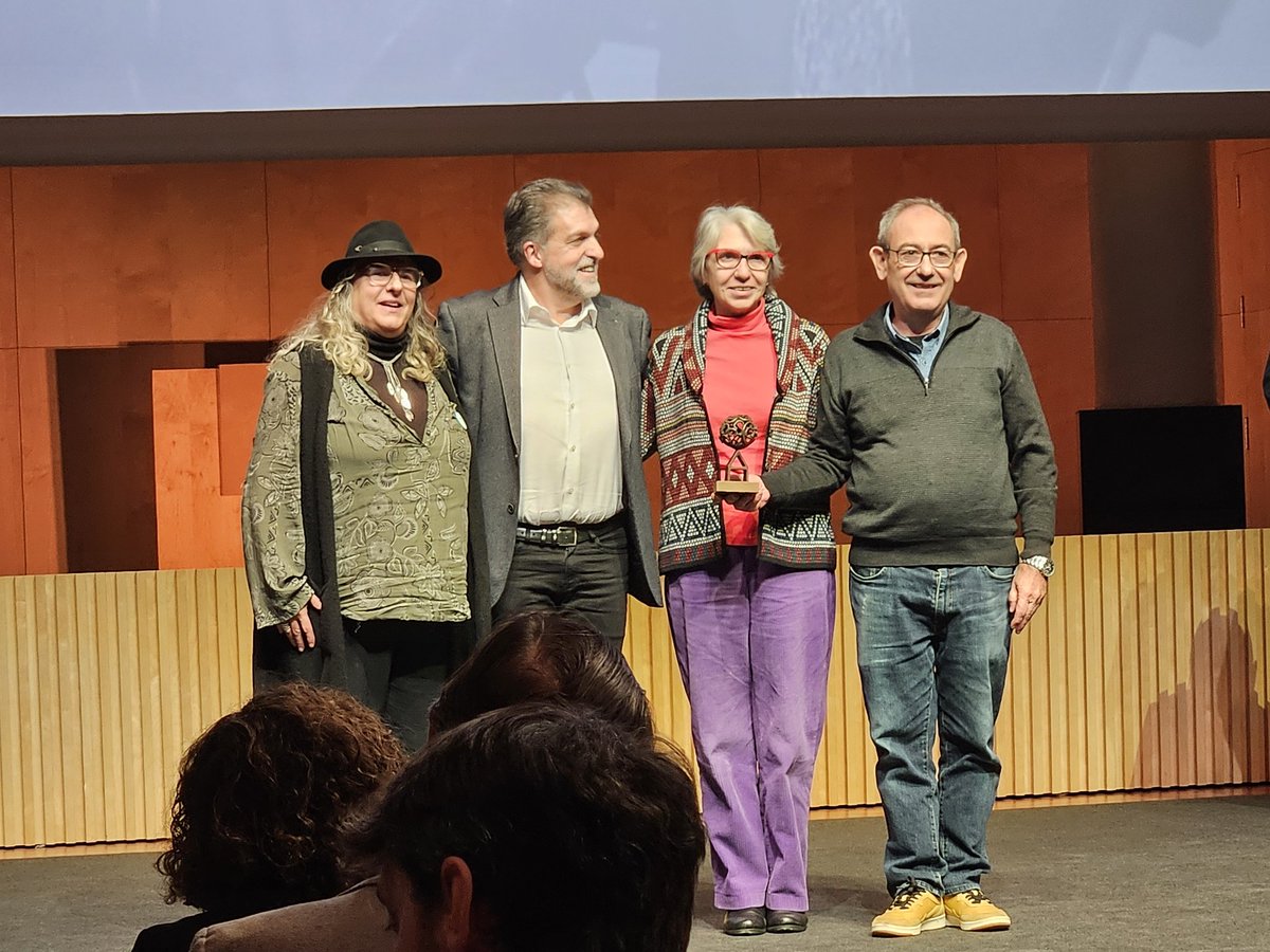 Acellec (@acellec) on Twitter photo L'Espectacle Fos de l'Esbart Maragall del Casal Catòlic de Sant Andreu guanya el premi a la creativitat artística de la Federació d'<a href="/AteneusCat/">Federació d'Ateneus de Catalunya</a> L'Espectacle Fos de l'Esbart Maragall del Casal Catòlic de Sant Andreu guanya el premi a la creativitat artística de la Federació d'<a href="/AteneusCat/">Federació d'Ateneus de Catalunya</a>