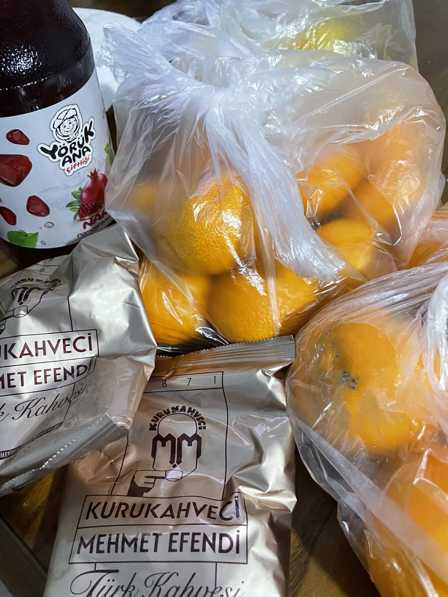 gamzesengunn's tweet photo. ay hastayım diye bu çocuk beni sürekli şımartıyor canım sevgilim benim..🥹🤍 https://t.co/WVnNPiLK8A